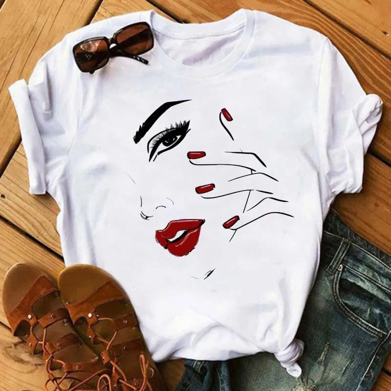 Kawaii Fashion Graphic Women Tops Eyelashes