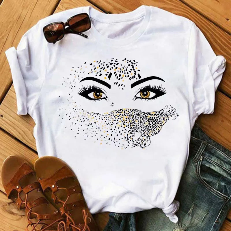 Kawaii Fashion Graphic Women Tops Eyelashes